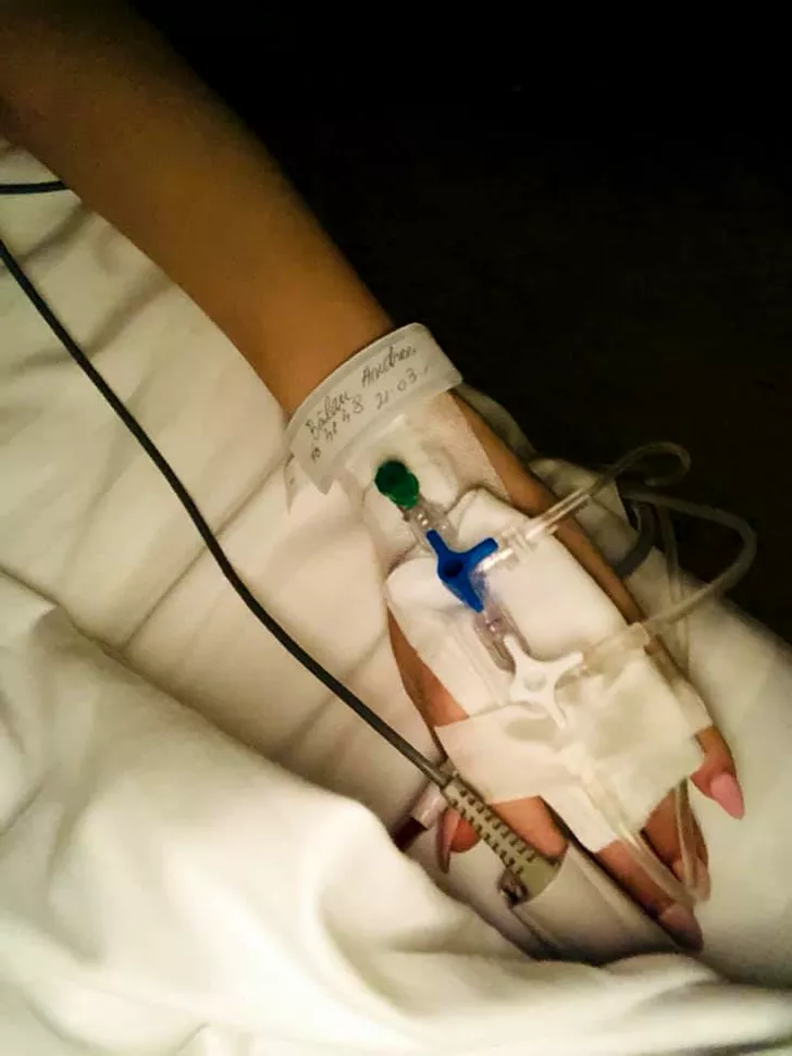 Prima imagine cu Andreea Bălan, după ce a fost operată a treia oară: ”Acum mă lupt cu durerea!”
