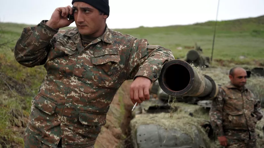 Un nou conflict militar la marginea Europei Lupte intre armeni si azeri in Nagorno Karabah  Video