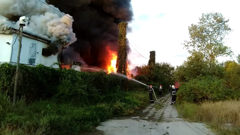 Incendiu de proportii in Dolj Un depozit de electrocasnice a luat foc VIDEO