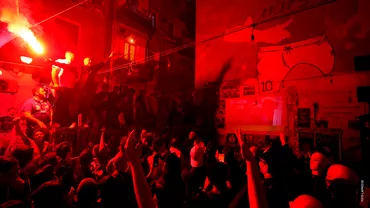 Nebunie la Napoli Zeci de mii de tifossi sarbatoresc la stadionul Diego Maradona si pe strazi cucerirea titlului dupa 33 de ani Video