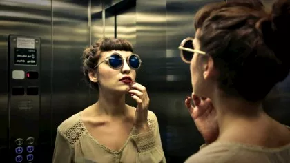 De ce sunt oglinzi în lift? Motivele la care nu te-ai gandit!