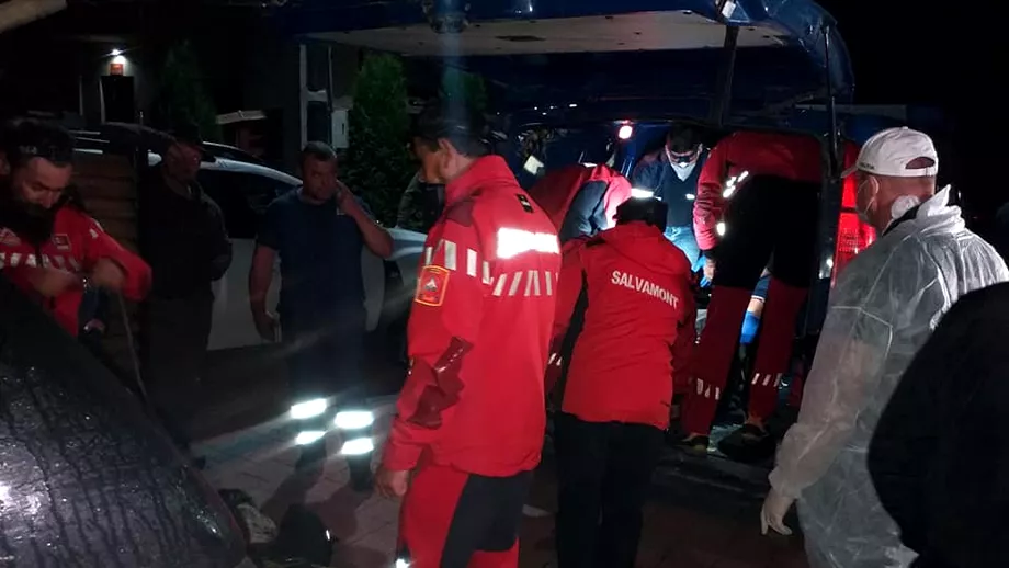 Imagini dramatice in Muntii Rodnei Un turist german a murit lovit de trasnet Alte 16 persoane blocate in zona