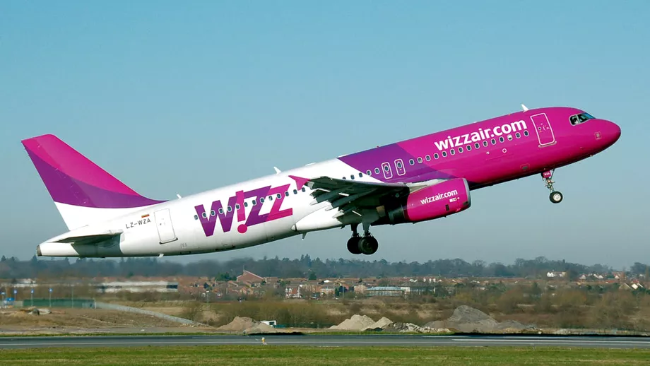 Scandal pe Aeroportul din Suceava Pasagerii au asteptat in zadar ca o aeronava Wizz Air sa fie reparata