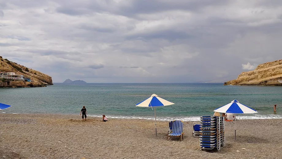 Turist mort pe o plaja din Creta A stat multe ore pe sezlong pana a fost descoperit