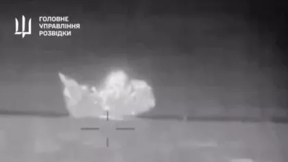 VIDEO Momentul în care nava rusească „Serghei Kotov” este lovită de dronele marine...