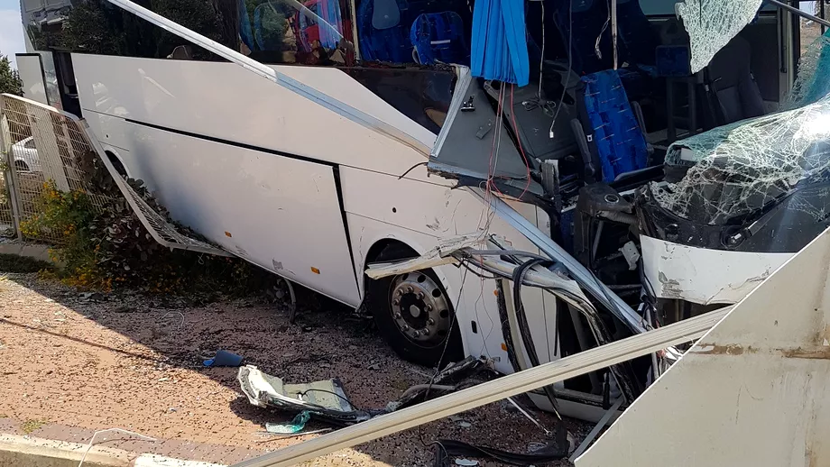 Accident grav in Maramures Un autocar a intrat intro casa Plan Rosu activat Video
