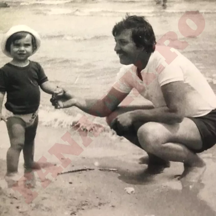 Mihalis Dumitrache alături de tatăl său. Sursă foto: Arhivă personală