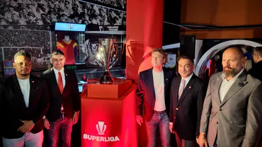 Noul trofeu al SuperLigii prezentat intrun eveniment fastuos Ilie Dumitrescu maestru de ceremonii numele campioanei va fi gravat pe cupa Anunt urias pentru viitor