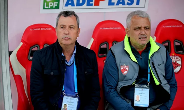 Mircea Rednic şi Iulian Mihăescu într-un meci al lui Dinamo