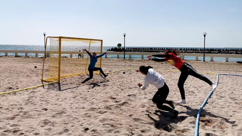 Romania ar putea organiza Campionatul Mondial de handbal pe plaja in 2022