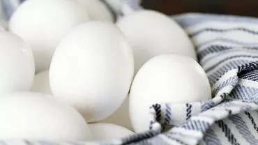 De ce e bine sa invarti ouale crude inainte de a le gati Secretul bucatarilor de top