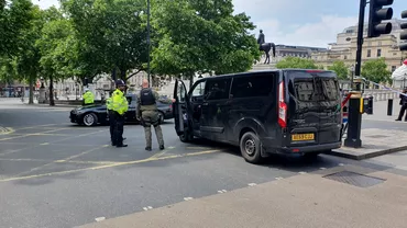 Alerta de Jubileul Reginei Piata Trafalgar din Londra evacuata din cauza unui pachet suspicios Reactia politiei  Update