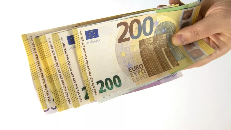 Curs valutar BNR vineri 17 iunie 2022 Cum va fi apreciat un euro la final de saptamana Update