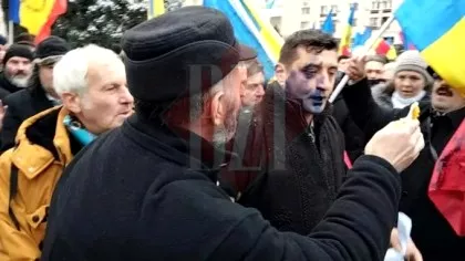 George Simion, stropit cu cerneală la Iași, la evenimentele de 24 ianuarie. VIDEO...