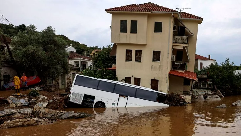 Bilant sumbru Peste 15 morti dupa inundatiile din Grecia Turcia si Bulgaria Noi cadavre duse de viitura continua sa apara