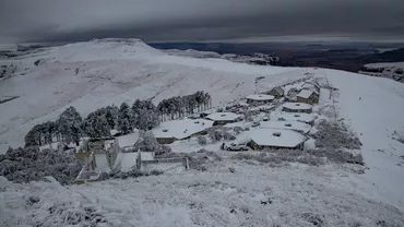 Zăpadă în Africa de Sud. Cum s-au bucurat oamenii de fenomenul mai puțin întâlnit