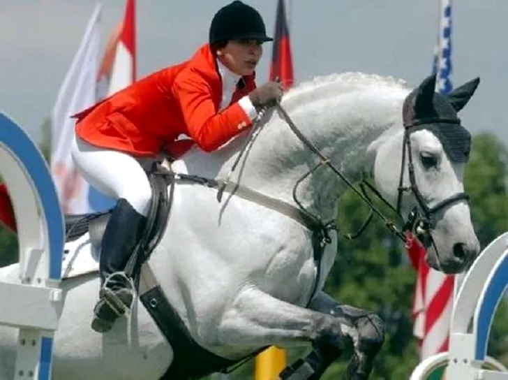 Prințesa Haya, mare i8ubitoare de cai, a participat la Jocurile Olimpice de la Sydney, Australia, în anul 2000, și la alte multe mari concursuri ecvestre internaționale. Sursa foto: teamharmony.net