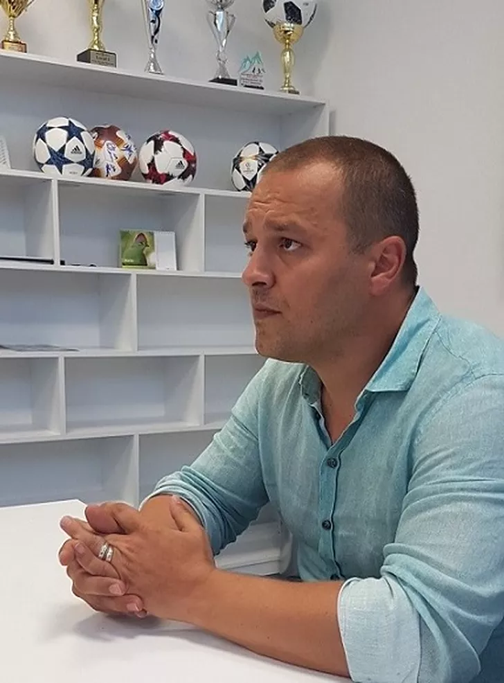 Vasi Geambazi a dezvăluit în primul interviu, în exclusivitate pentru FANATIK.RO, cât de mult se implică în activitatea de promovare a copiilor de la Academia FCSB-ului în prima echipa a clubului