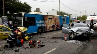 Accident grav in Bucuresti cu un autobuz STB Un om a murit alti doi au fost raniti