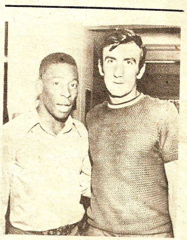 Bujor Hălmăgeanu într-o poză alături de celebrul fotbalist brazilian Pele