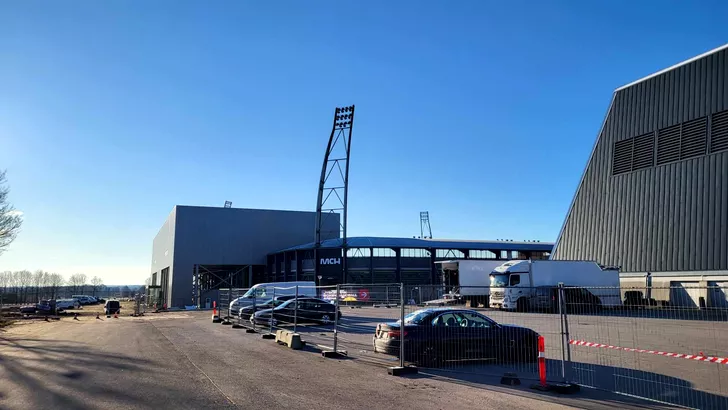 Jyske Bank Boxen e chiar lângă stadionul lui Midtjylland
