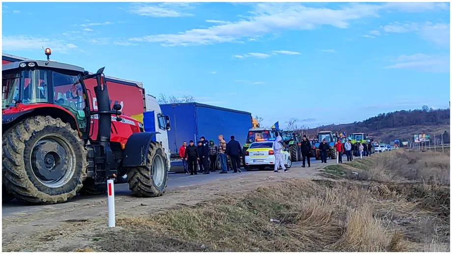 Video Fermierii moldoveni au blocat Vama Leuseni  Albita Pana nu vine Maia cu toata banda ei aici nu se deblocheaza