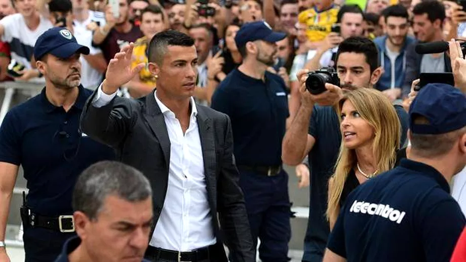 Mii de oameni la vizita medicala a lui Cristiano Ronaldo la Juventus Video