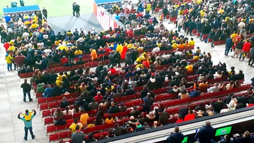 Suporterii romani au pornit fiesta pe Metropolitano la Columbia  Romania Cum arata tribunele colorate in rosu galben si albastru Foto