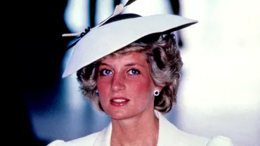 O bijuterie purtata de Printesa Diana va fi scoasa la licitatie Suma uriasa cu care sar putea vinde