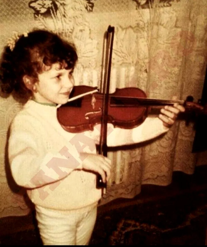 Cristina Vasiu în copilărie. Sursă foto: Arhivă personală