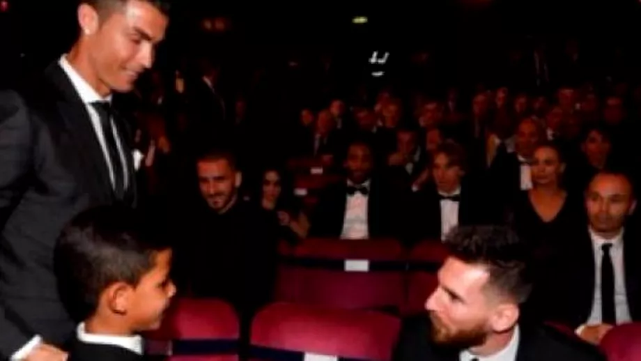 Video Surpriza pentru Cristiano Ronaldo Ce a scris fiul sau despre Messi
