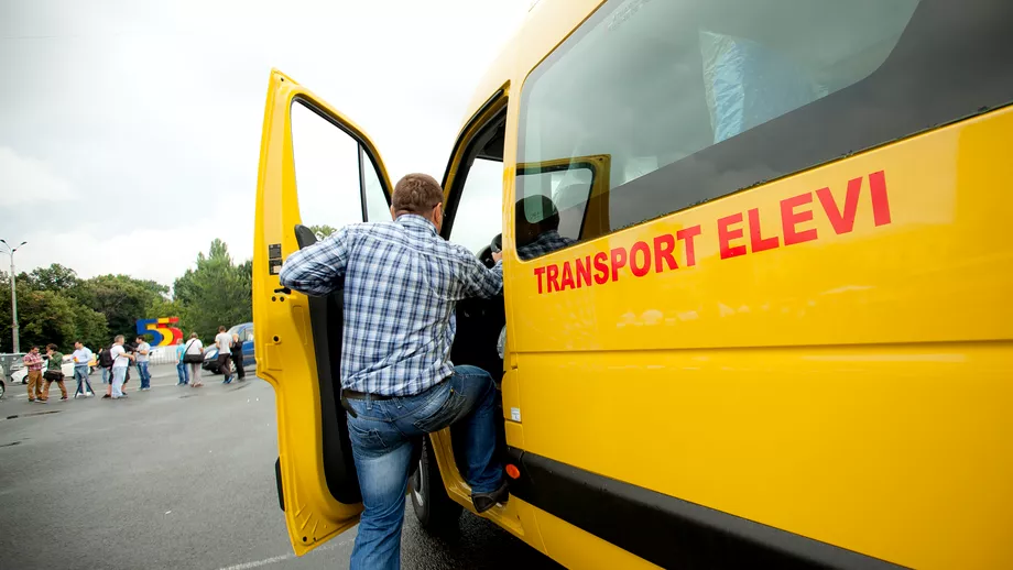 Elevii din orase transportati gratuit cu autobuze scolare Cine va suporta costurilor curselor speciale