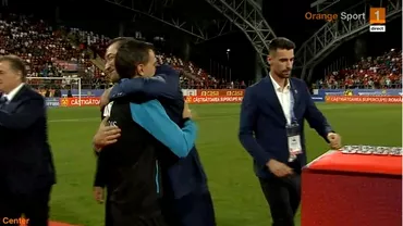Ovidiu Hategan a revenit in fotbal Imagini emotionante cu arbitrul la finala Supercupei Romaniei Nu sia stapanit lacrimile