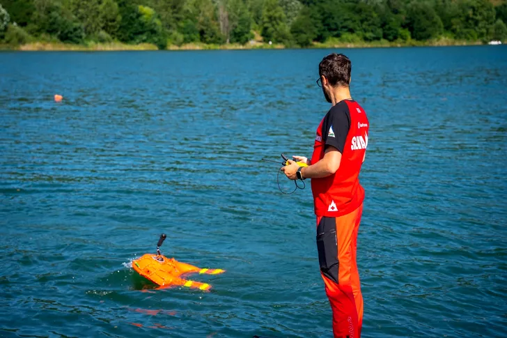 Dronele subacvatice coboară şi la adâncimi de 150 metri
