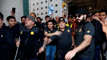 Diego Maradona a fost arestat cand a ajuns in Argentina Fosta iubita ii cere 55 milioane de euro