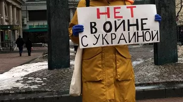 Rusii care se opun razboiului Politicieni jurnalisti si artisti condamna invadarea Ucrainei Arestatil pe Putin nu pe mine Update