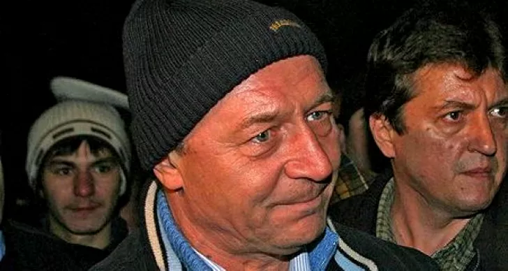 Traian Băsescu și căciula sa