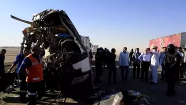 Accident grav in Egipt 22 de morti si zeci de raniti dupa ciocnirea dintre un autobuz si un camion