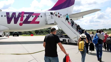 Alerta cu bomba in avionul RomaIasi a companiei Wizz Air Un roman a anuntat ca arunca aeronava in aer