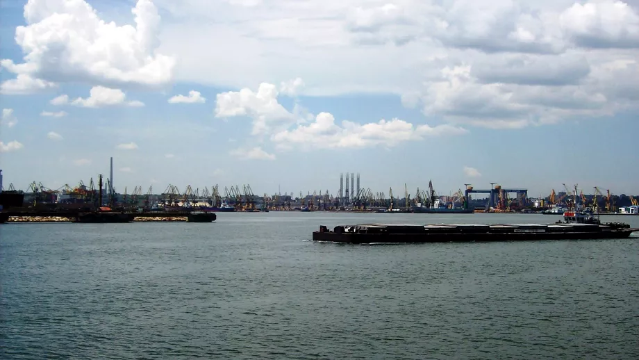 Guvernul acuzat de subminarea economiei nationale Portul Constanta blocat de incompetenta
