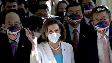 Vizita lui Nancy Pelosi in Taiwan Incitatoare la razboi pleaca din tara mesajul prezent pe ecranul TV al magazinelor din Taipei Update