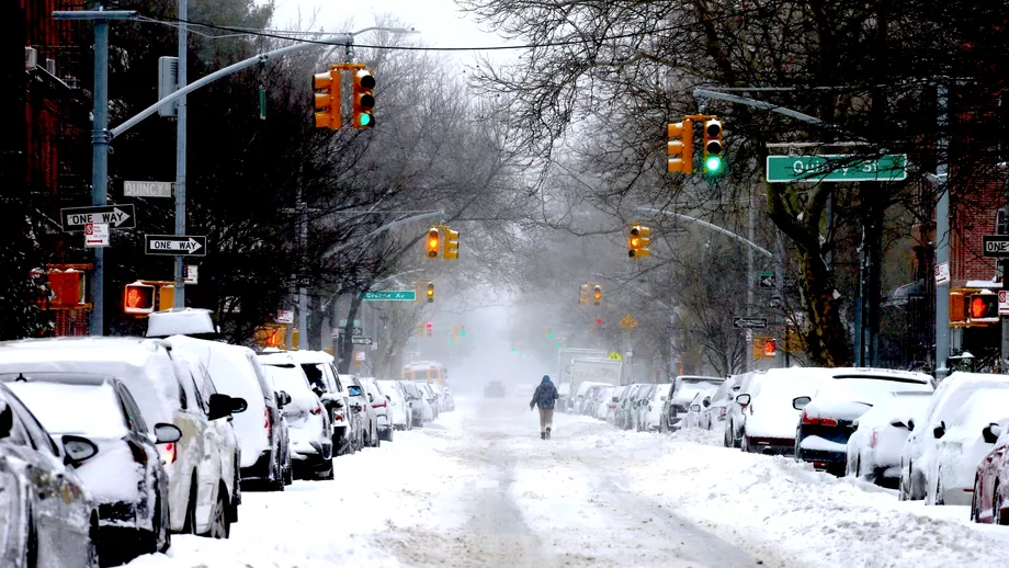 Furtuna de zapada istorica in SUA 200 de milioane de oameni sunt afectati numarul mortilor a urcat la 19 Update