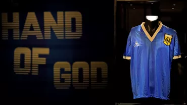 Tricoul lui Maradona nu mai este cel mai scump obiect sportiv din istorie Cine la depasit si cat a costat