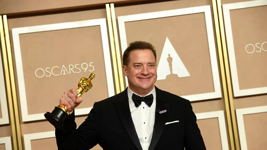 Cine este Brendan Fraser castigatorul Premiului Oscar pentru cel mai bun actor in 2023 A ridicat premiul cu lacrimi in ochi