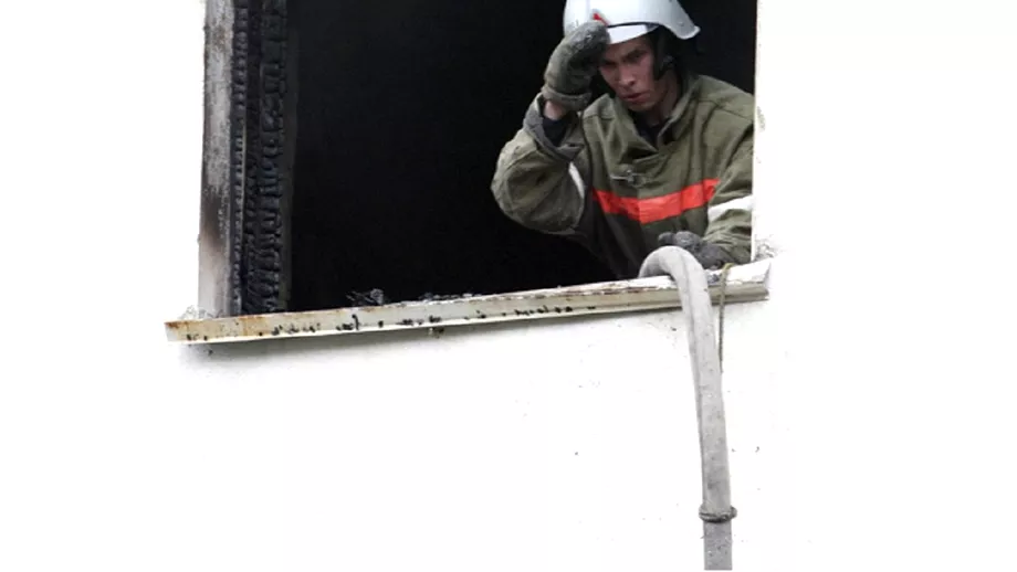 Explozie intrun bloc din Lugoj Zeci de locatari au iesit rapid din imobil