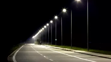 Un oras din Romania va stinge lumina la miezul noptii in spatiul public Anuntul primarului