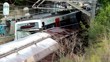 Grav accident feroviar in Spania Un mort si 85 de raniti dupa coliziunea dintre un marfar si un tren de calatori Video