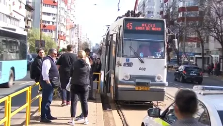 O femeie a fost lovita de tramvai in Bucuresti Circulatia oprita zeci de minute pe Bulevardul Ion Mihalache