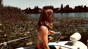 Simona Halep la relaxare pe malul lacului Snagov Sa pozat in costum de baie Ce bine este sa fiu acasa