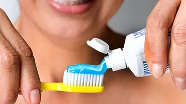 La cat timp trebuie sa schimbam periuta de dinti Sfatul medicilor stomatologi pentru o igiena corecta